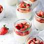 Vaniljpannacotta med jordgubbar