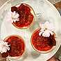 Vit chokladpannacotta med rabarberkompott