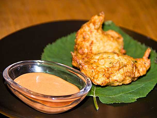 Bajan Fish Cakes med Hot Dip Recept från Köket.se Bajan Fish Cakes med Hot Dip Recept från Köket.se