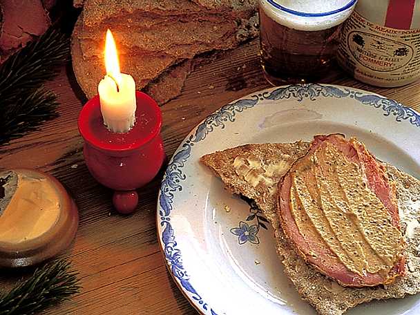 Ugnsbakad julskinka med senapsgriljering Ugnsbakad julskinka med senapsgriljering