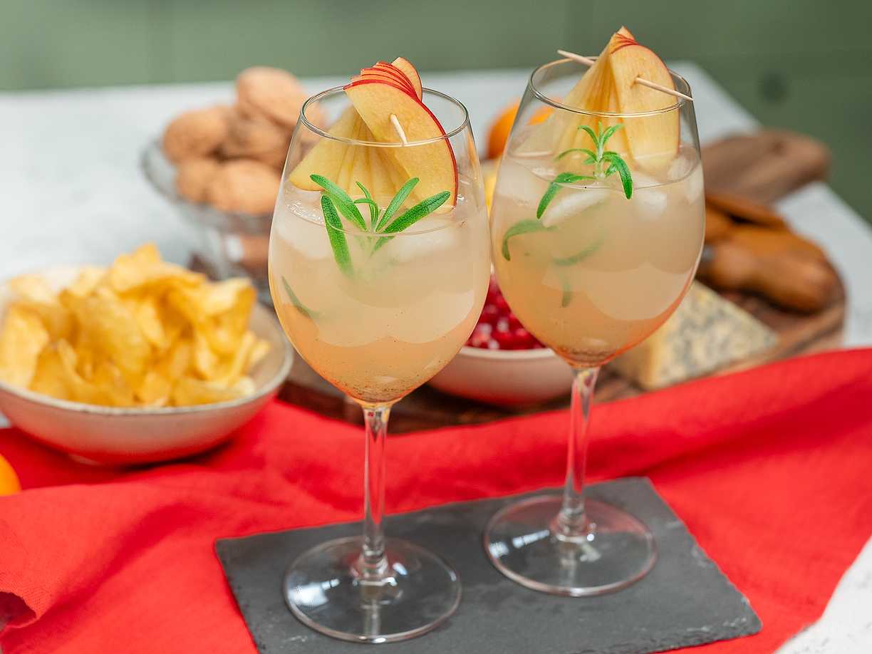 Äppeldrink med kanel och ingefära
