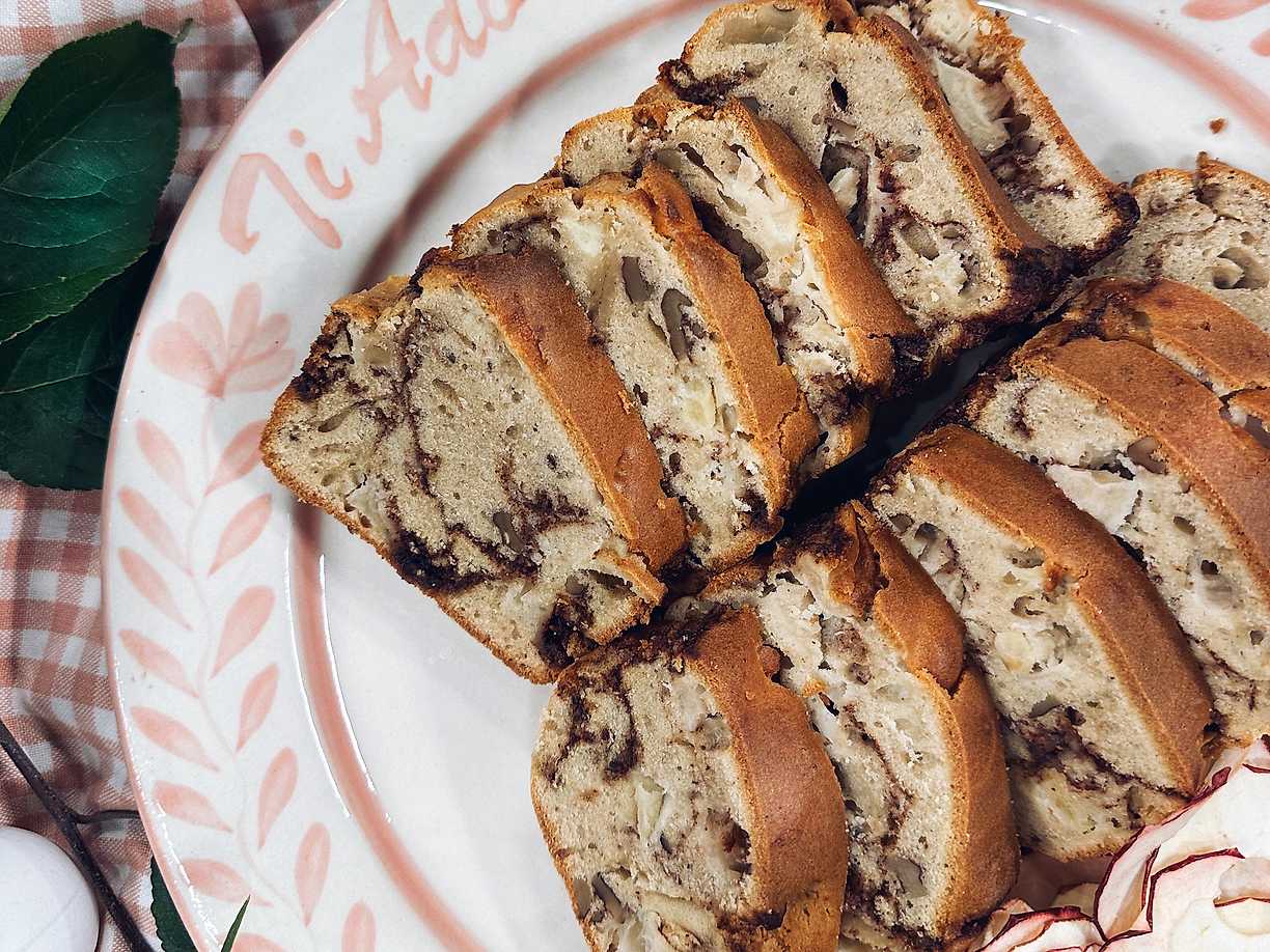 Applebread med kanelswirl och valnötter