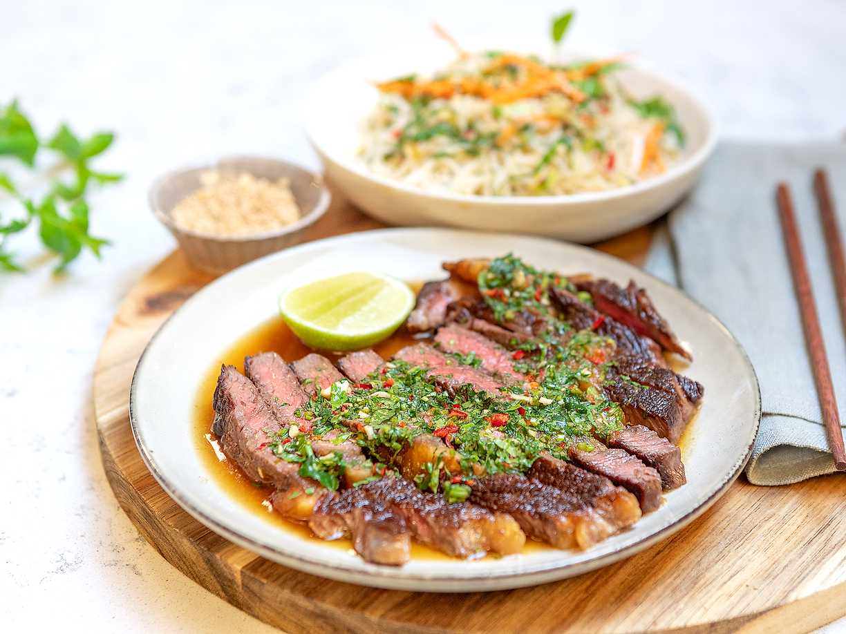 Asiatisk biffnudelsallad