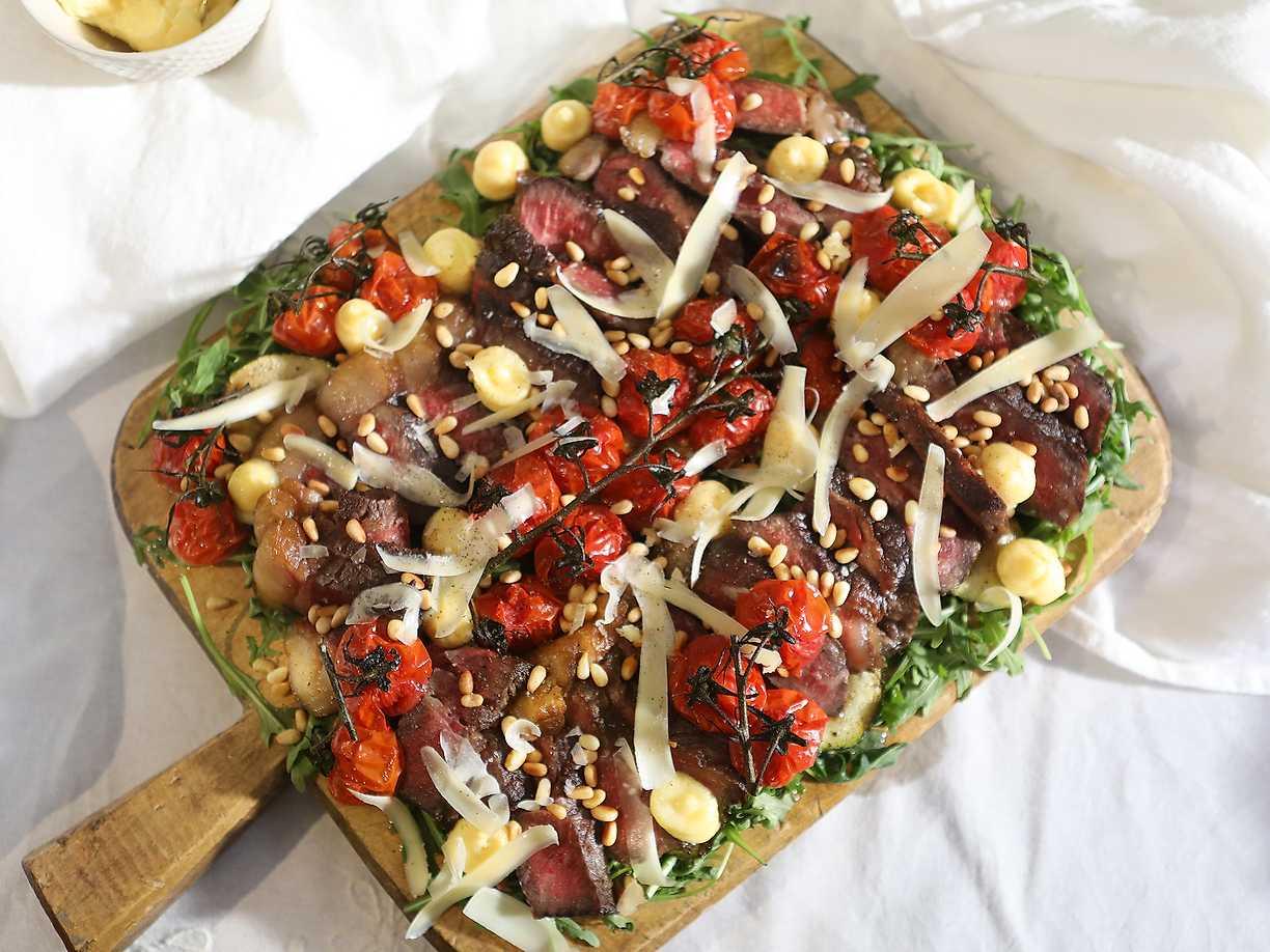 Biff tagliata med zucchini och gruyèrekräm