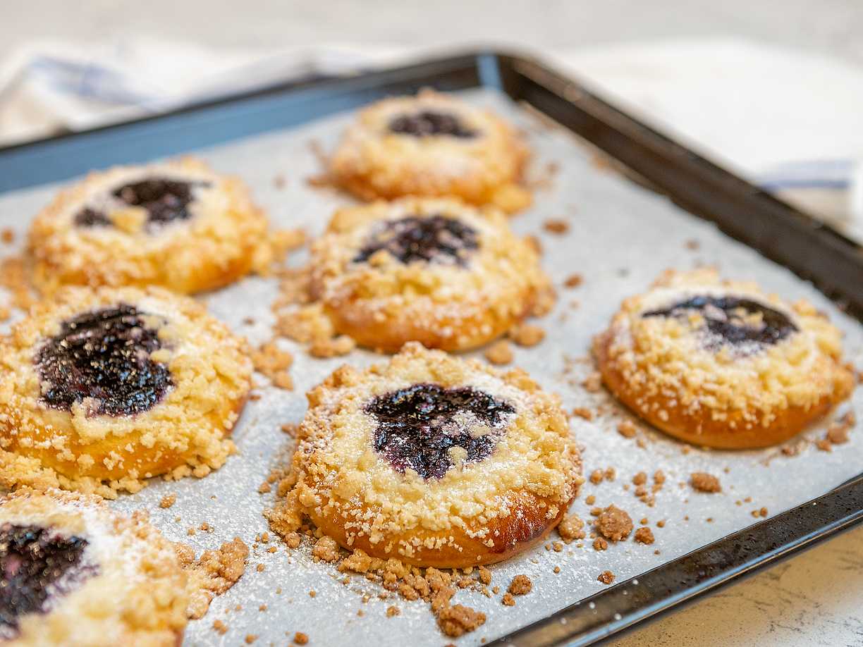 Blåbär- och cheesecakebullar