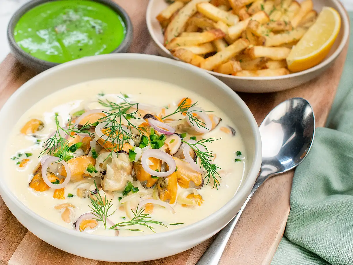 Blåmusslor med örtaioli och pommes