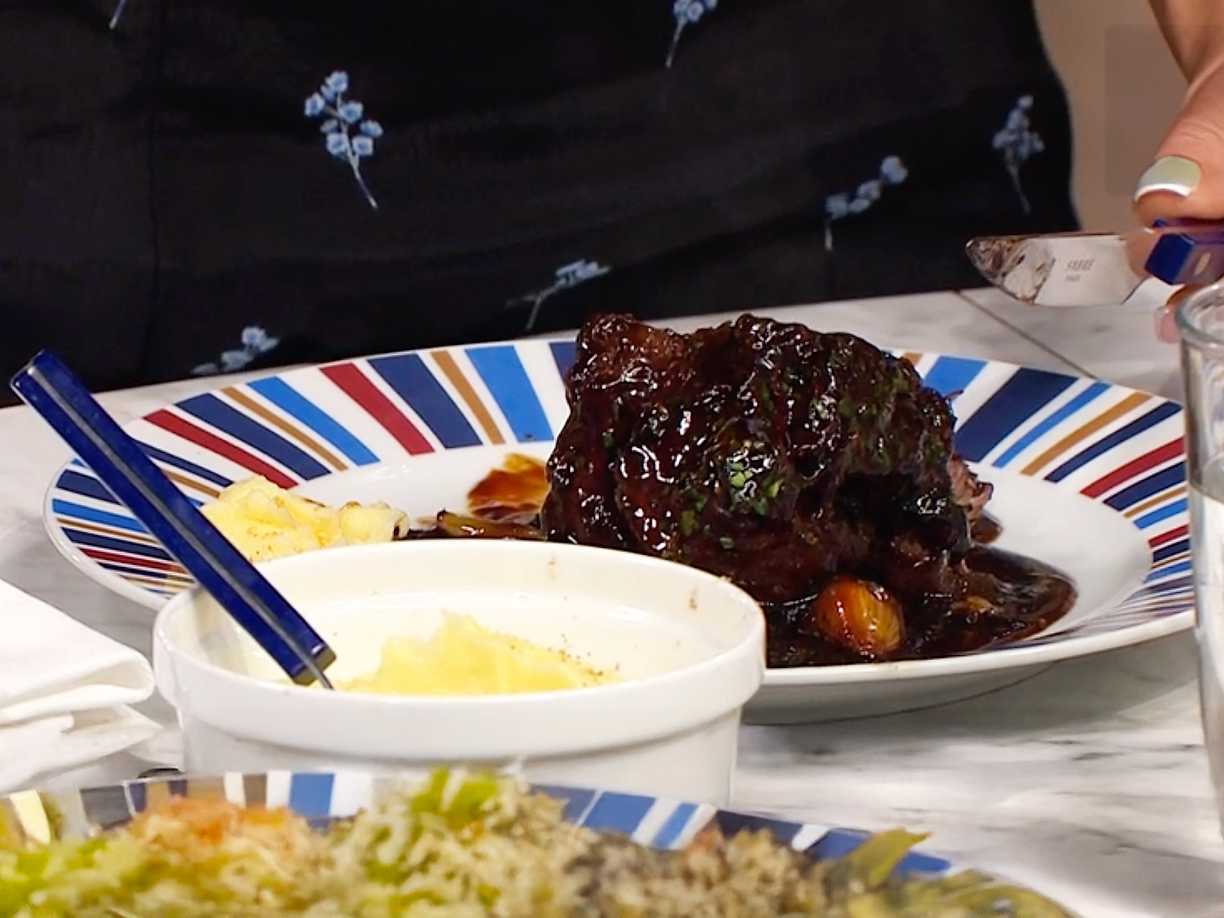 Bräserad vildsvinskarré i rödvinssås