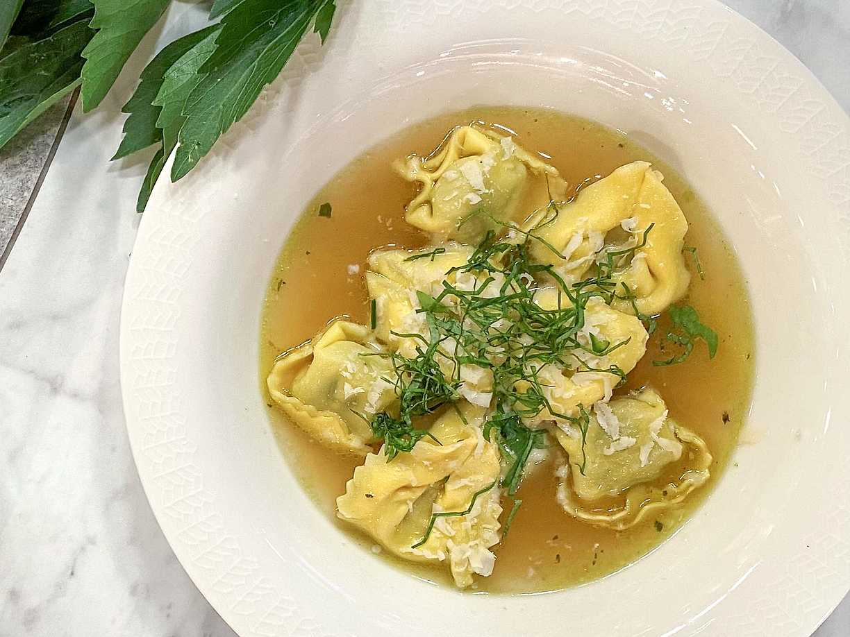”Cappeletti al brodo ”  med libbsticka