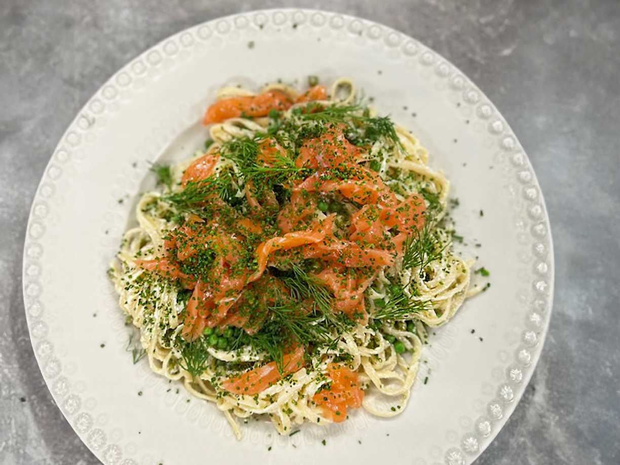Carbonara med kallrökt lax