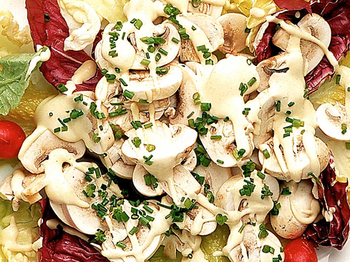 Champinjonsallad med rädisor i senapsdressing Köket.se