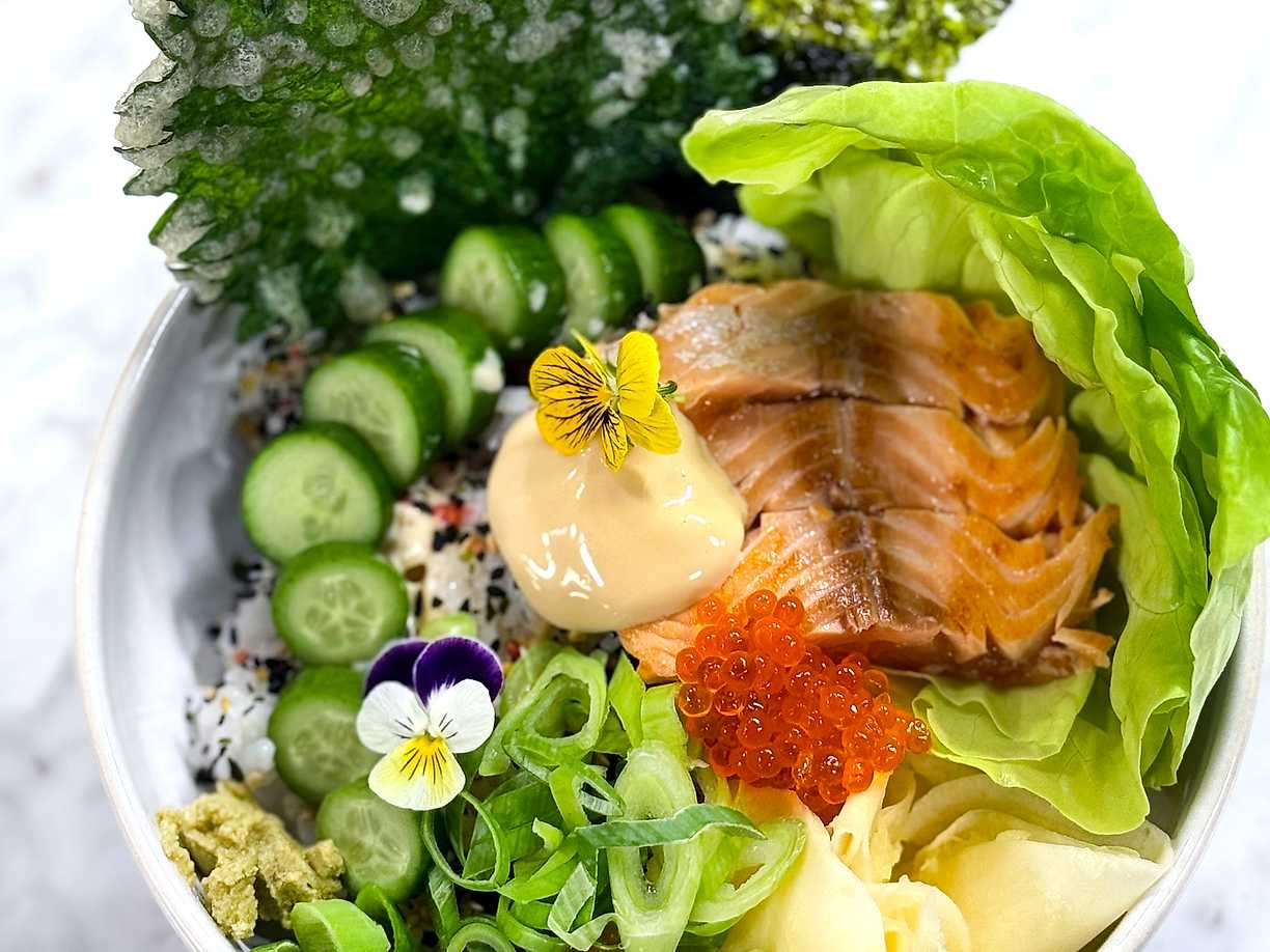 Chirashi sushi med sotad röding