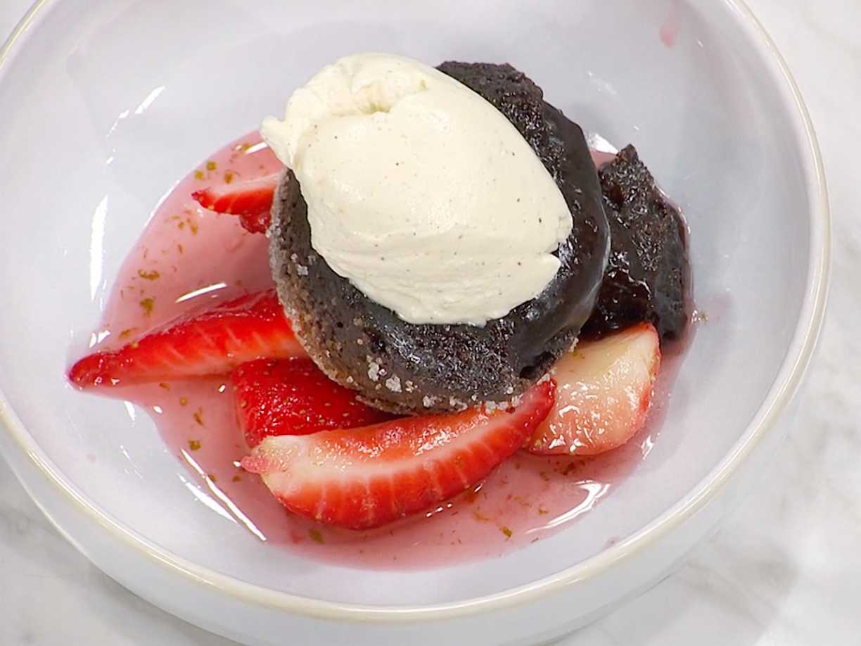 Chokladfondant med limesockrade jordgubbar