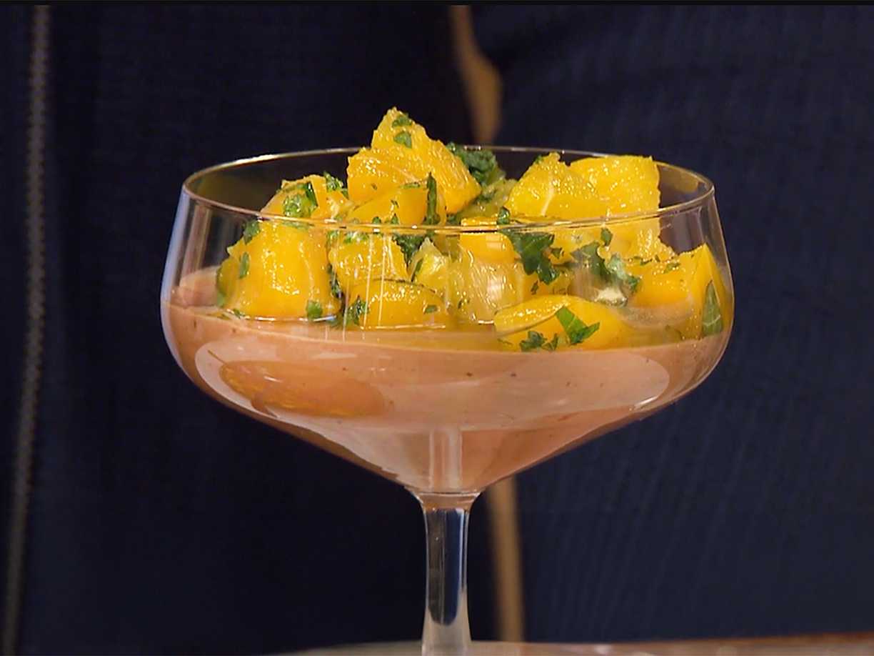 Chokladmousse med mango och myntasallad