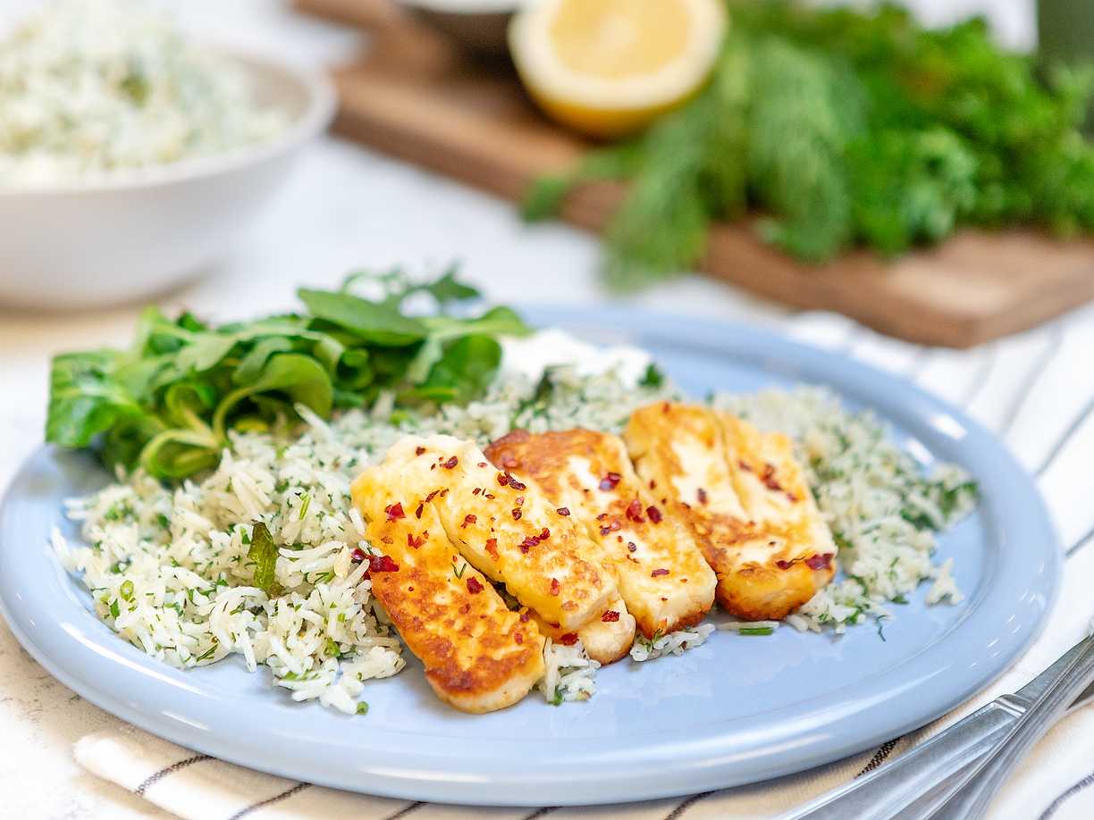 Citron- och örtris med halloumi