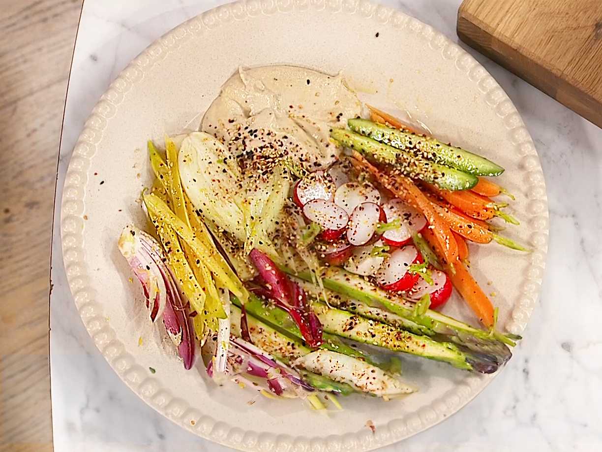 Cruditéer med tahini och dukkah