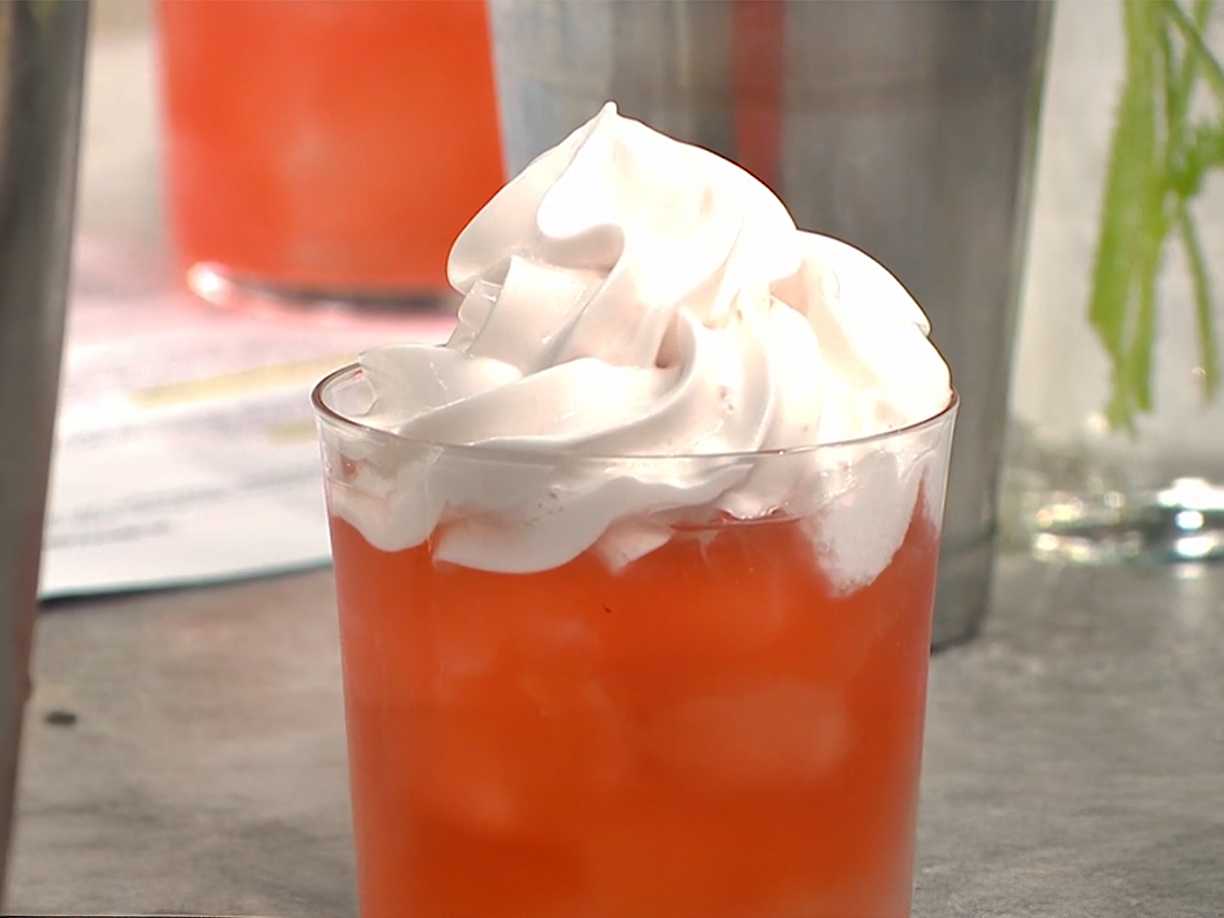 Drink som smakar jordgubbstårta