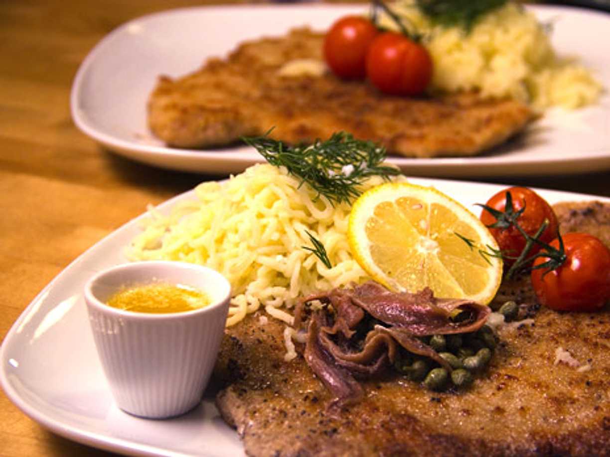 Falsk wienerschnitzel med pressad potatis | Kö