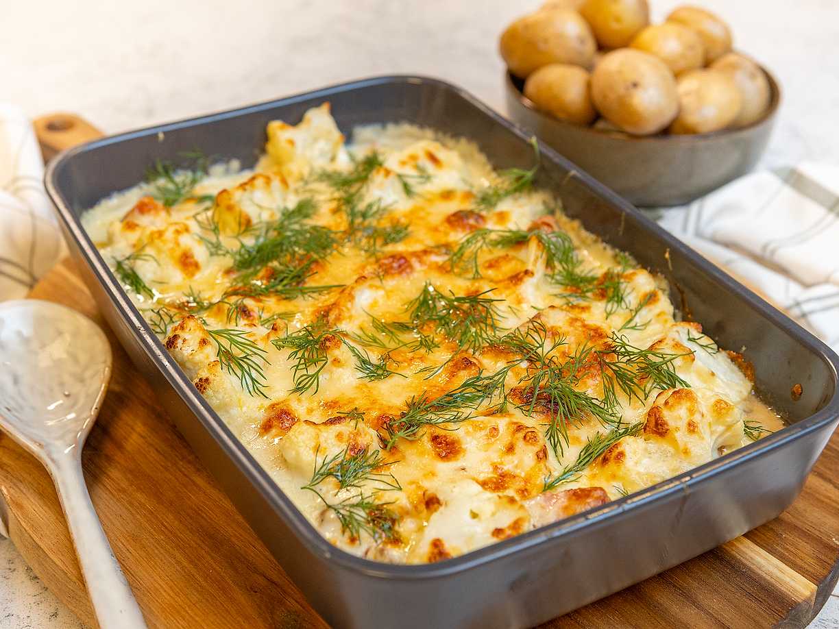 Falukorv- och blomkålsgratäng