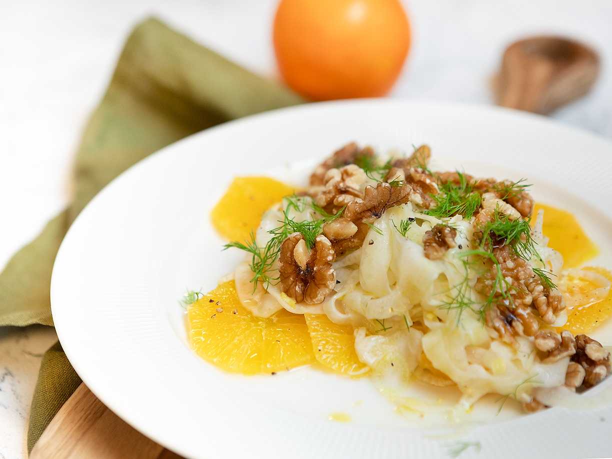 Fänkålssallad med apelsin och valnötter