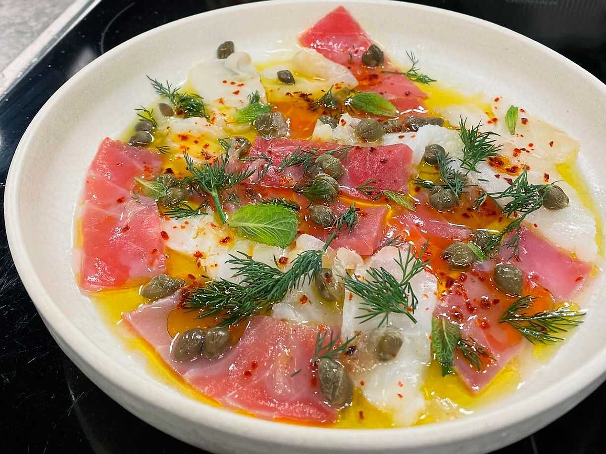 Fiskcrudo med citron och örter