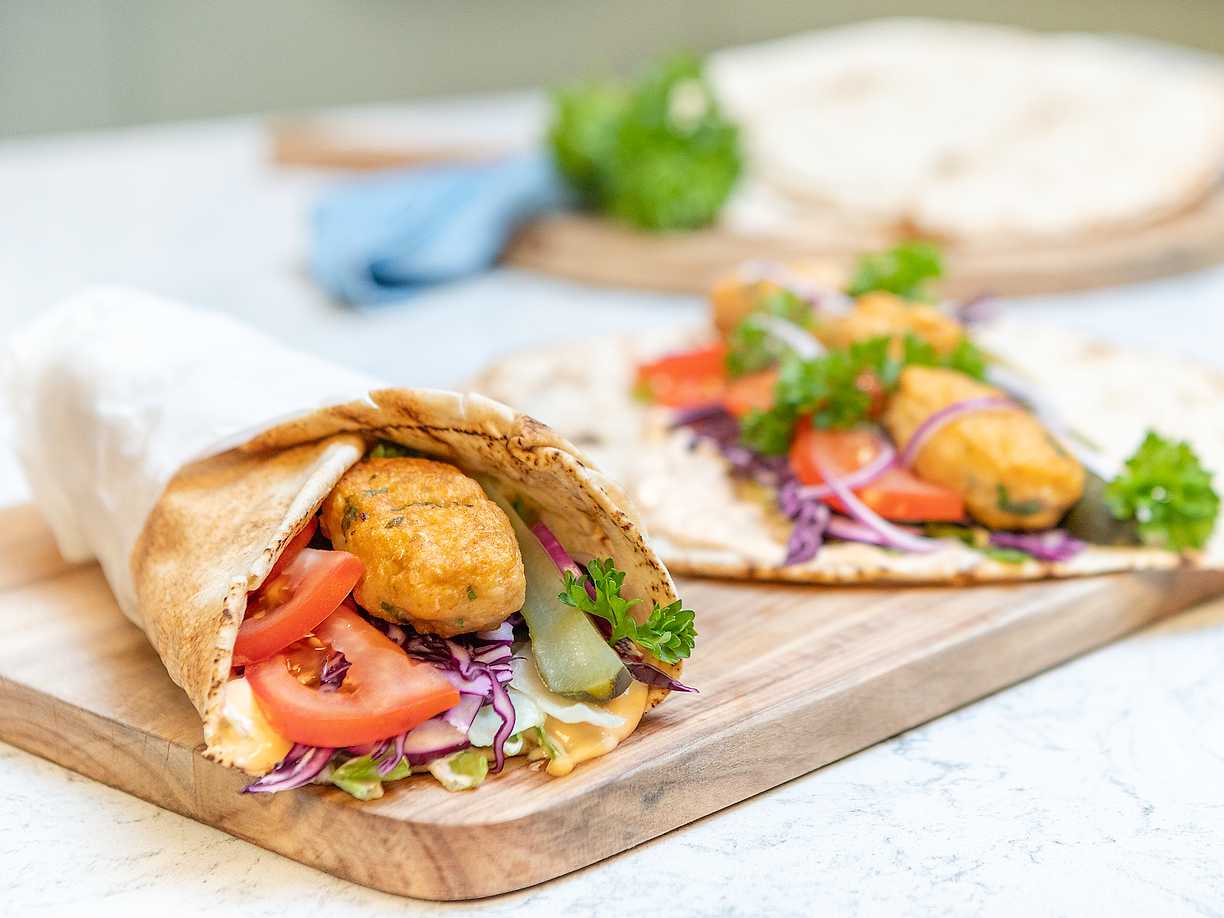 Fiskkebab i bröd med vitlöksyoghurt