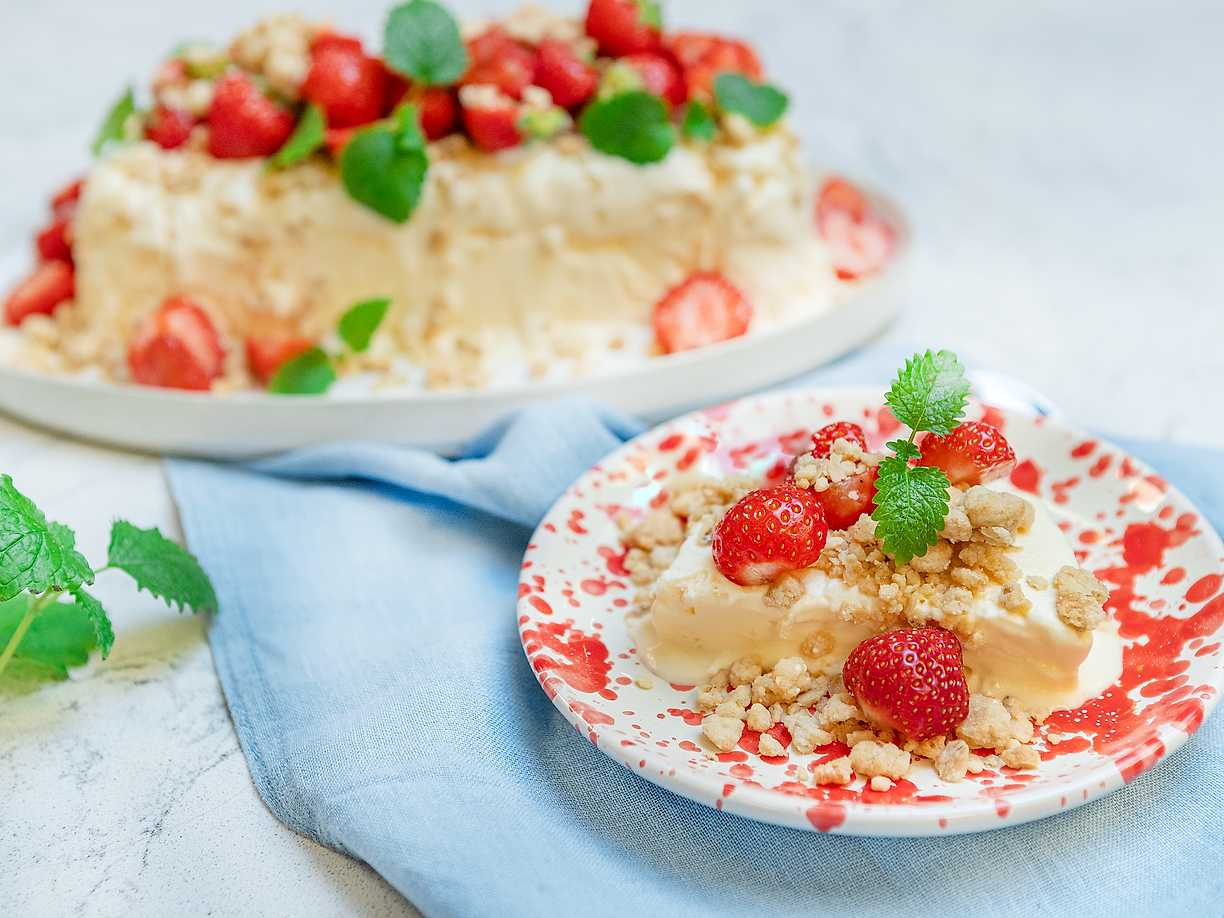 Fläderparfait med havrecrumble