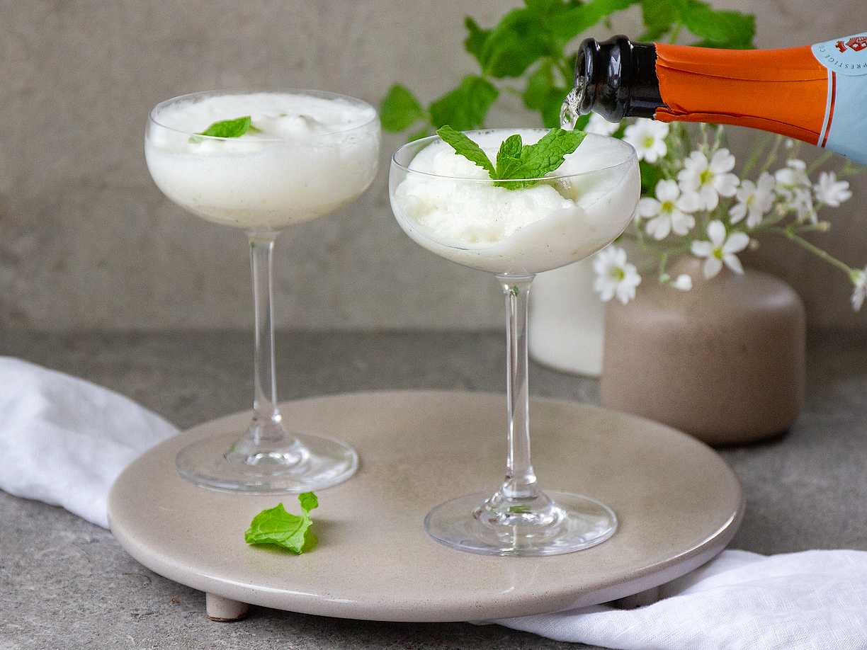 Flädersorbet med mynta och prosecco