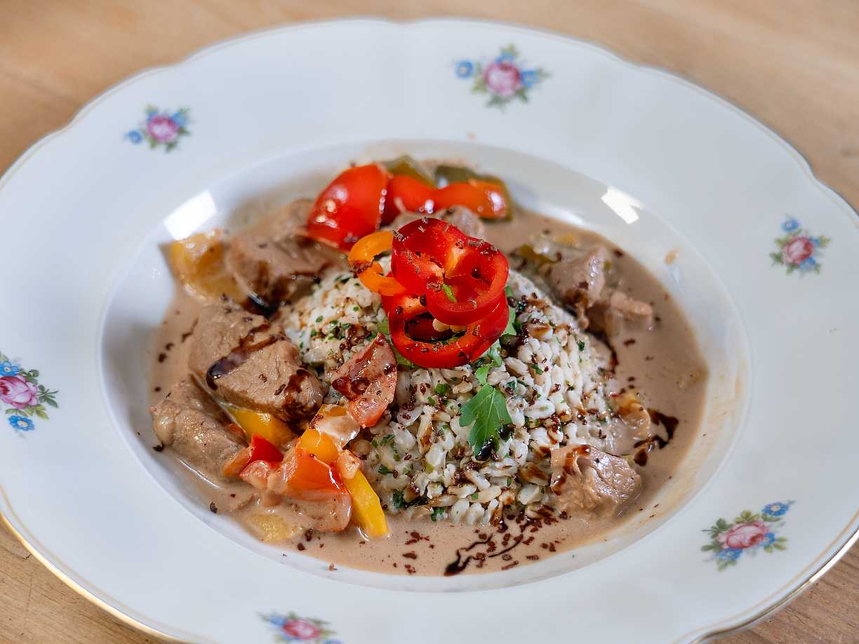 Fläskfilégryta med havreris