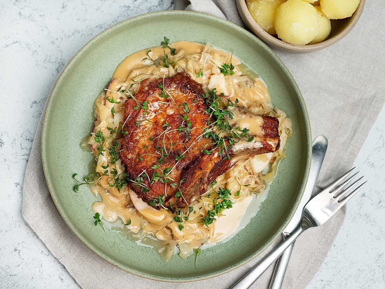 Fläskkotletter med ciderkokt kål