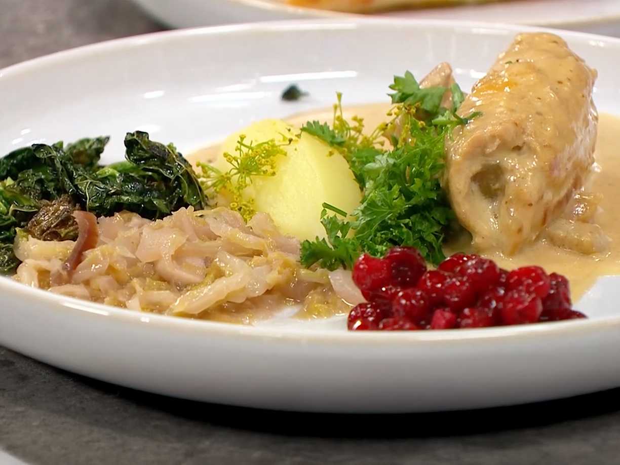 Fläskrullader med äpple och stekt fläsk