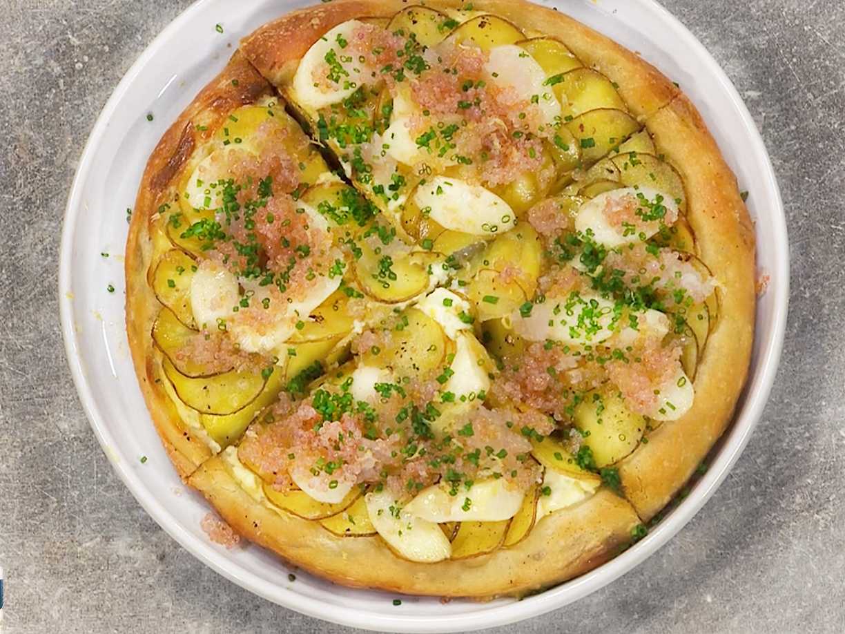Flatbread med mandelpotatis och sparris