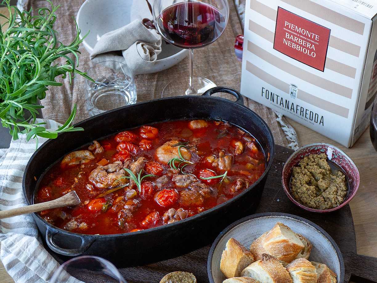 Italiensk kycklinggryta med rödvin och rosmarin