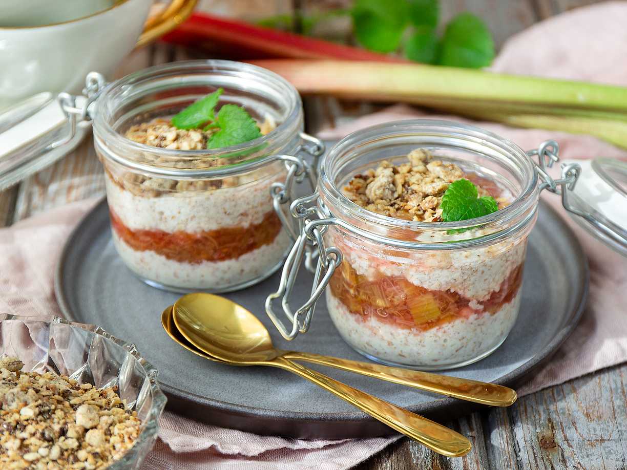 Overnight oats med smak av rabarberpaj