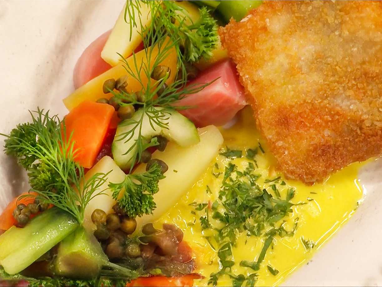 Frasig röding med picklade grönsaker