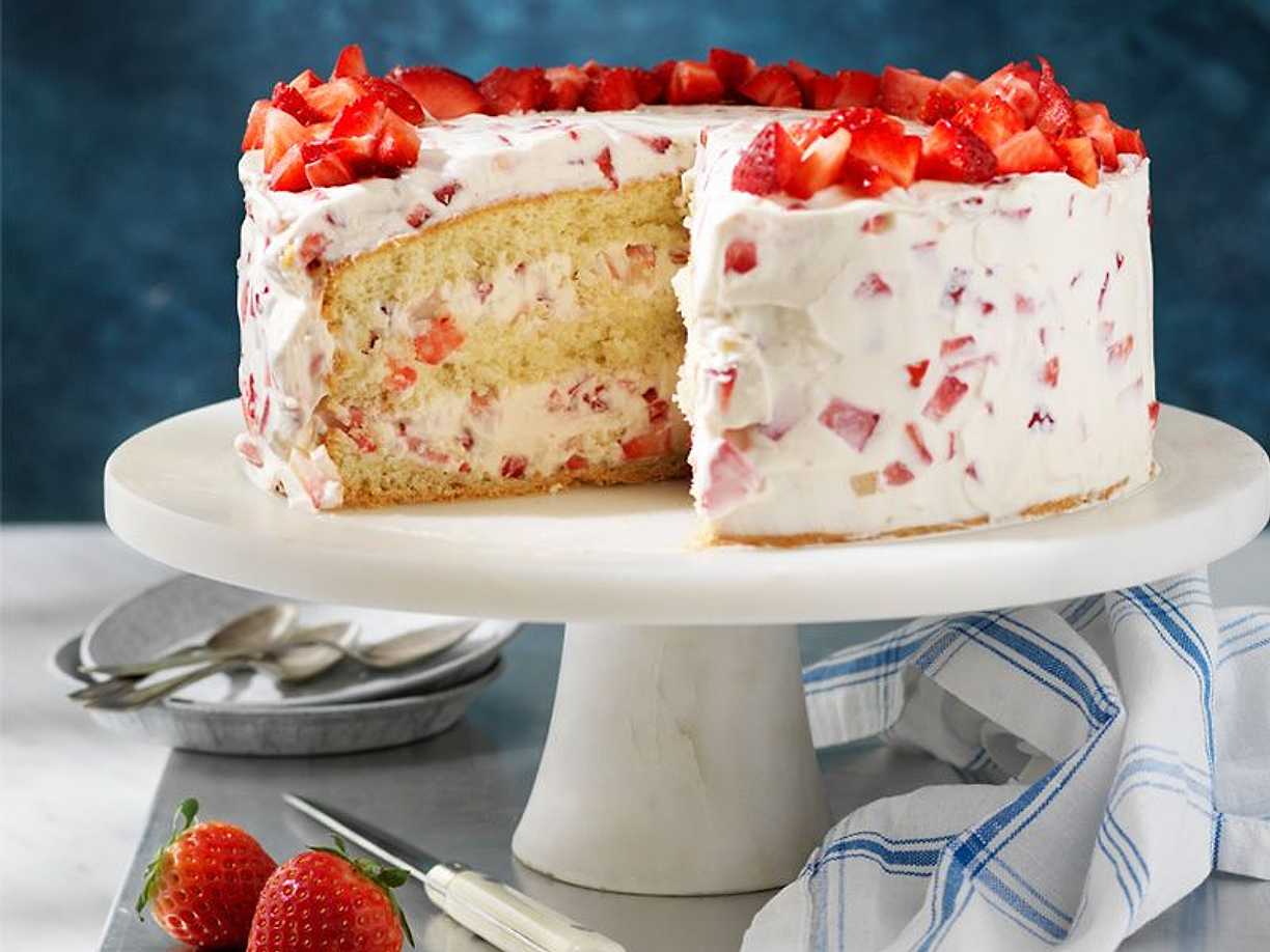 Fresh strawberry cake