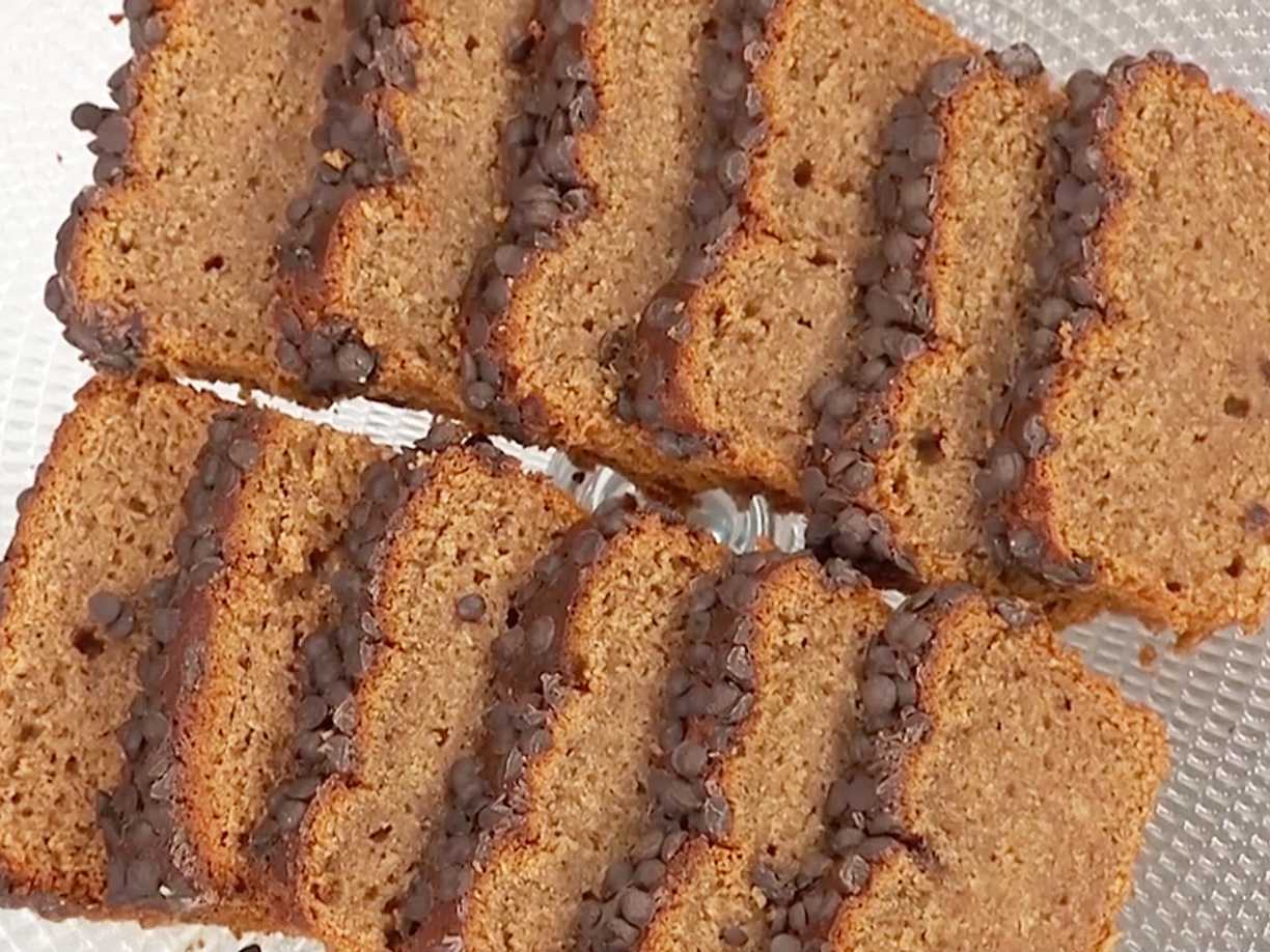 Glutenfri banankaka med dadlar