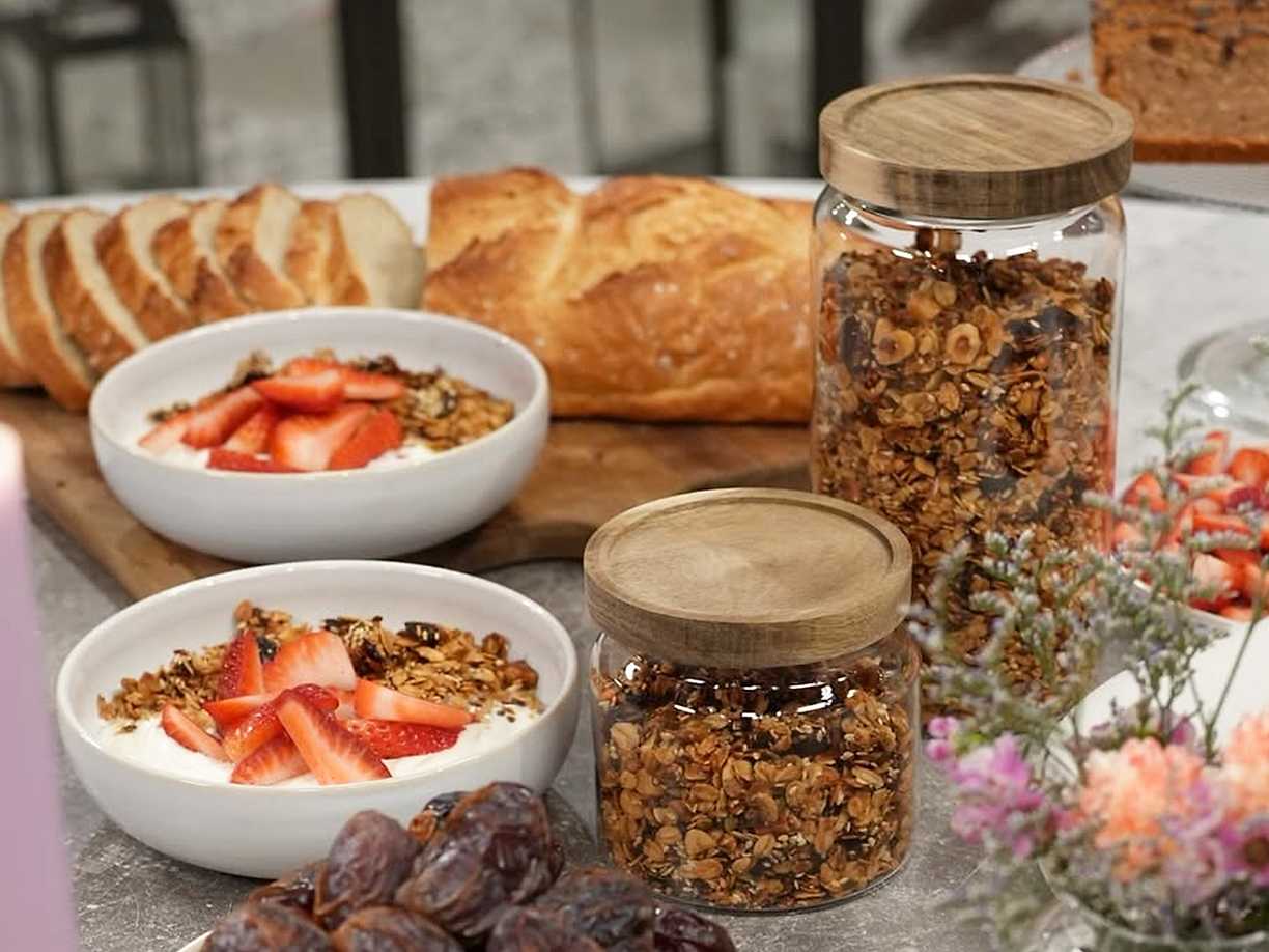 Glutenfri dadelgranola