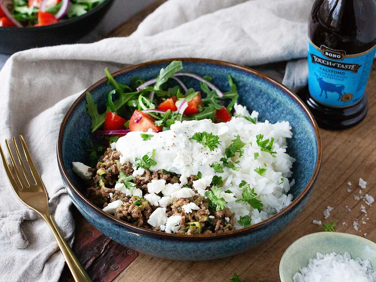 Grekisk färspanna med zucchini och ris