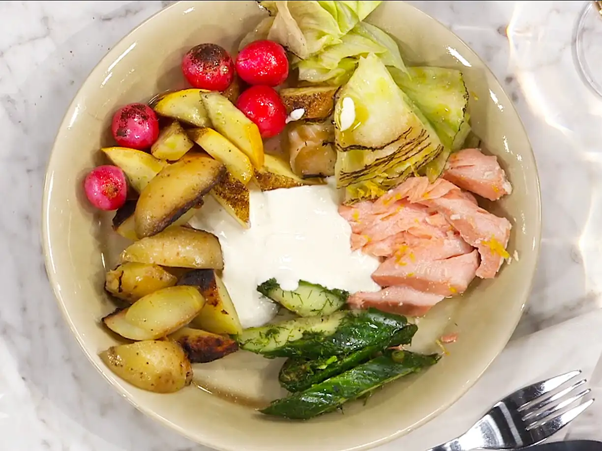 Grillad laxsida med tillbehör