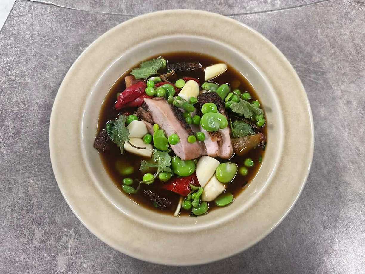 Grillade kycklinglår med vårgrönt
