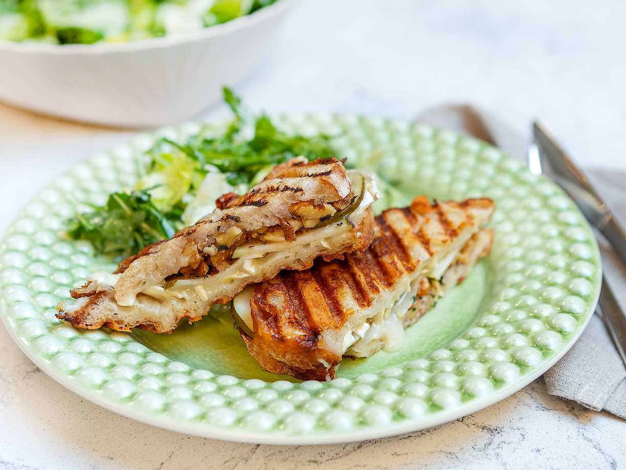 Grilled cheese med valnötter och getost