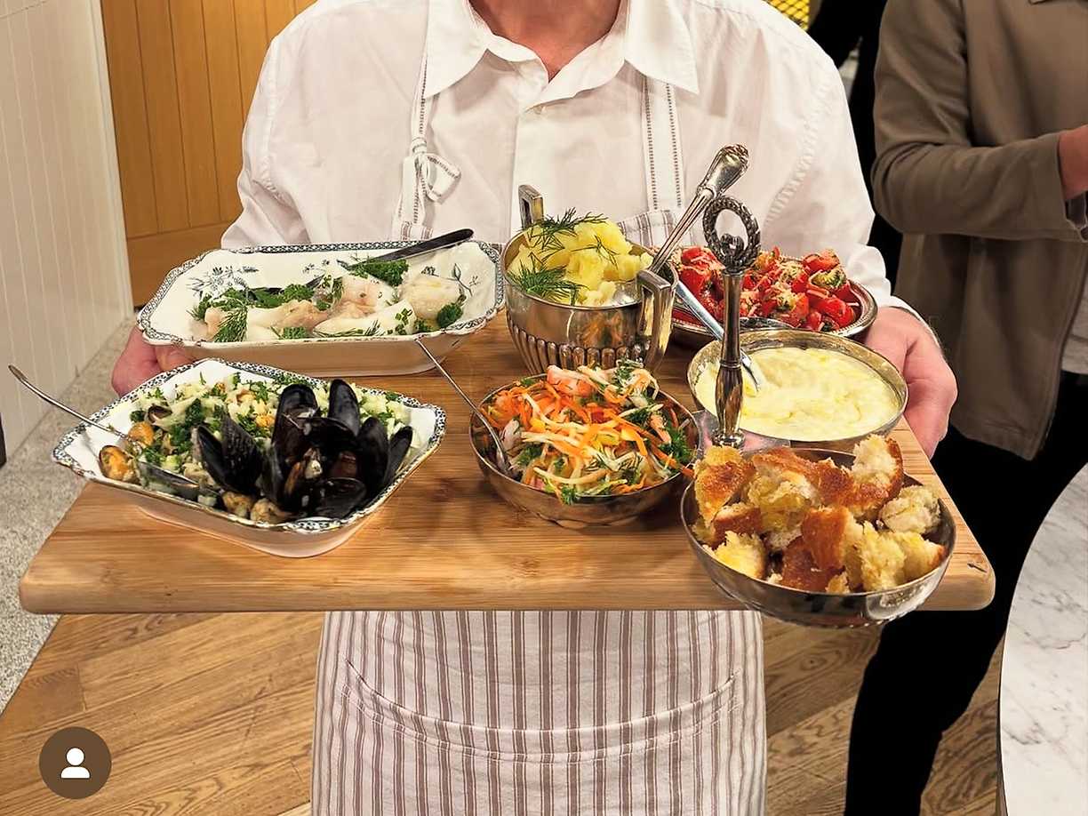 Gryta med skreitorsk och lyxiga tillbehör