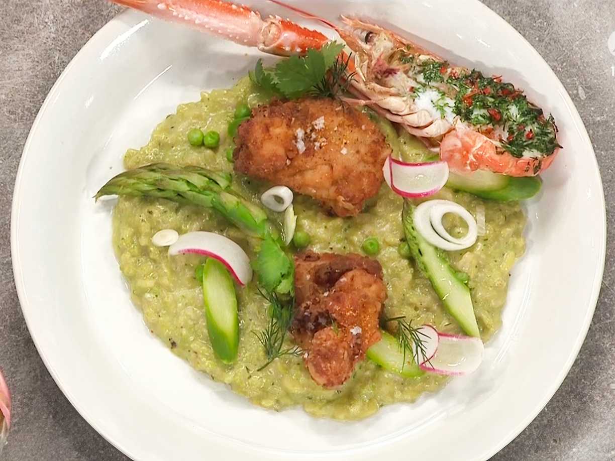 Halstrad havskräfta med örter och vitlök