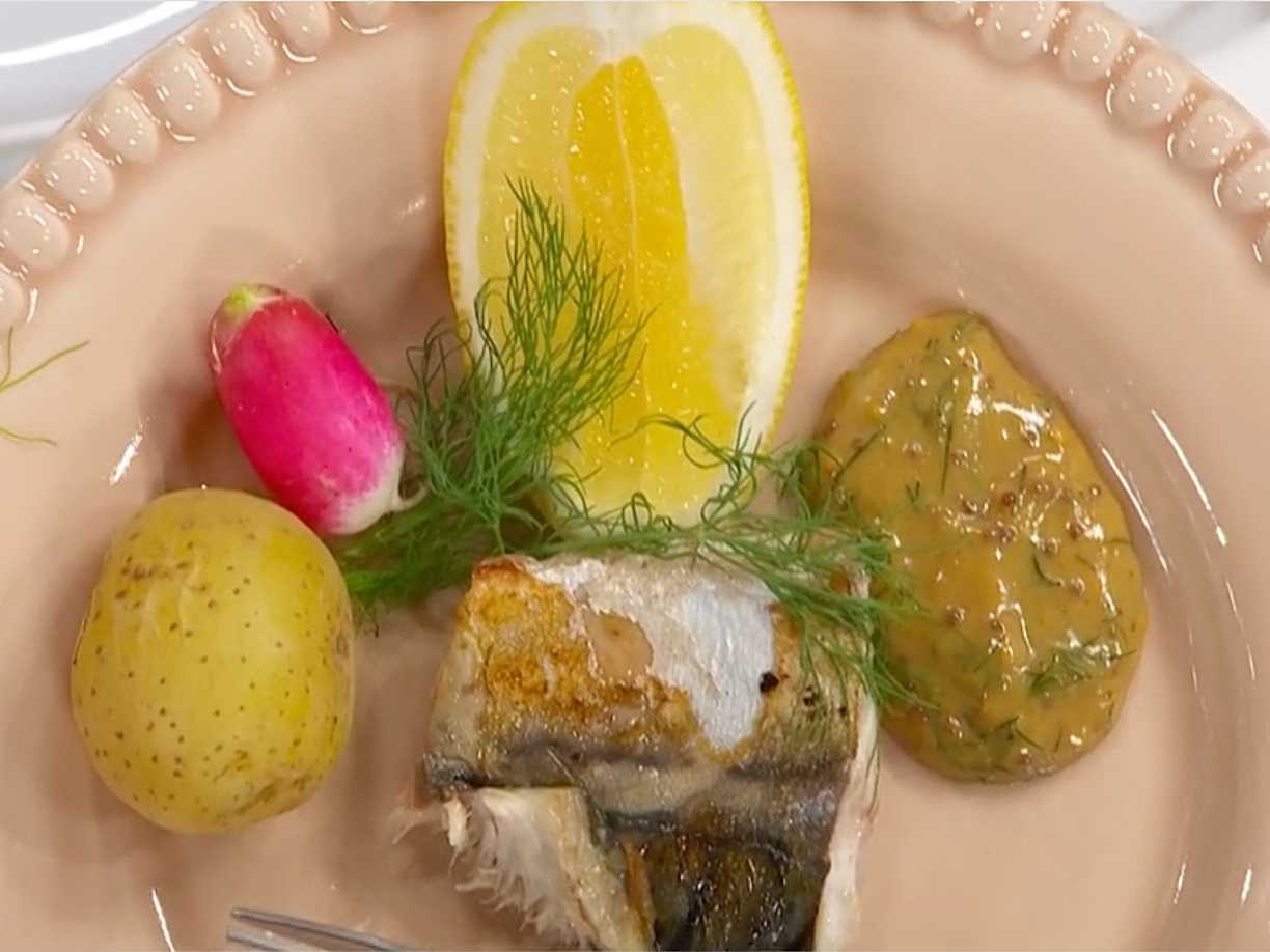 Halstrad och lättgravad makrill med hovmästarsås