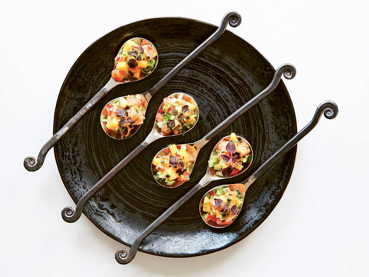 Het-syrlig ceviche med passionsfrukt