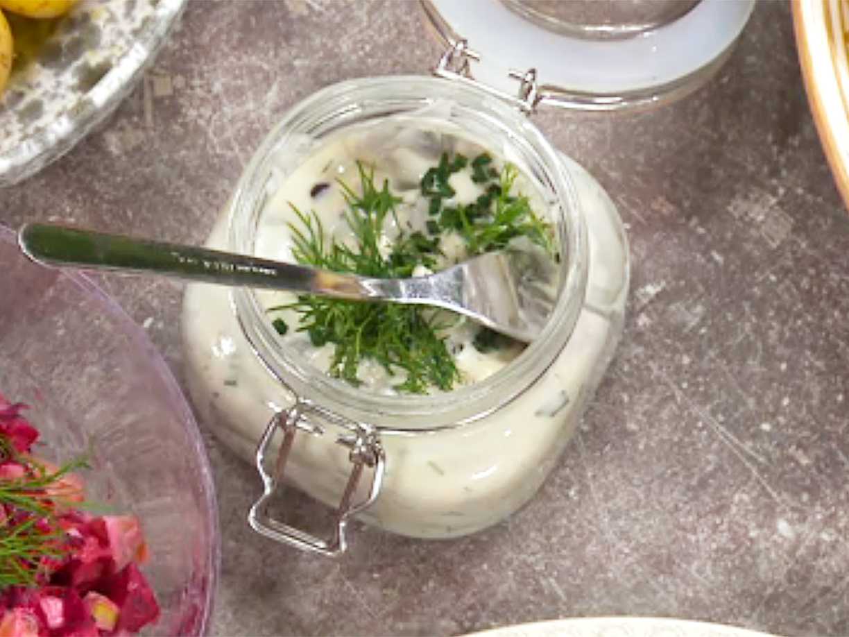 Inlagd sill med gin-majonnäs