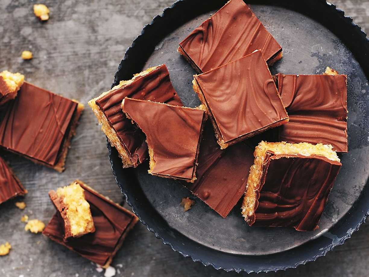 Jordnötsrutor – med rice krispies
