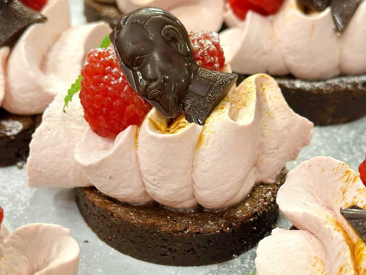 Kladdkaka med brynt smör och mjölkchoklad