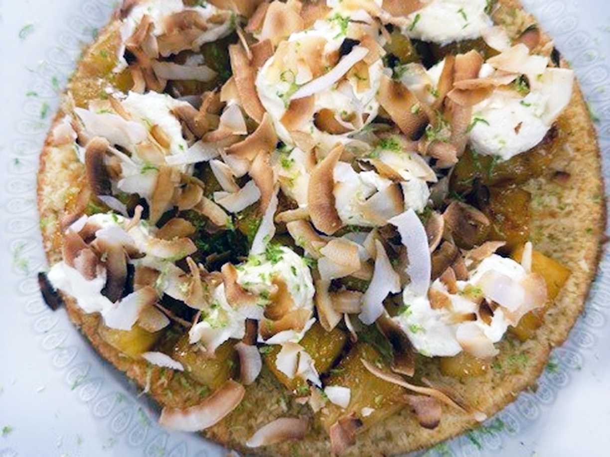 Kokoskaka med karamelliserad ananas