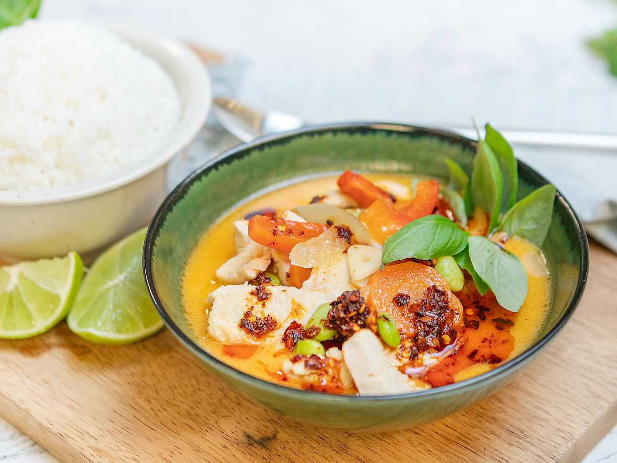 Kokosmjölksgryta med kyckling och grönsaker
